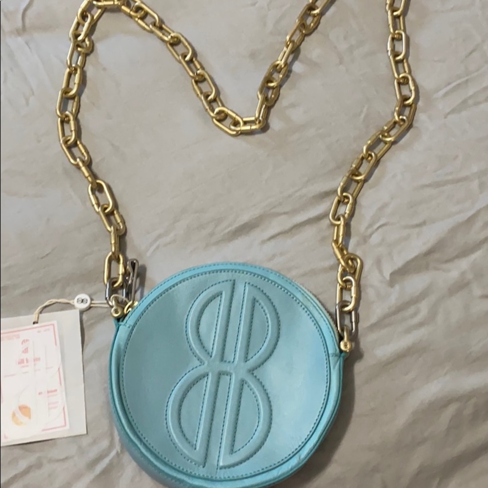 Crossbody tote